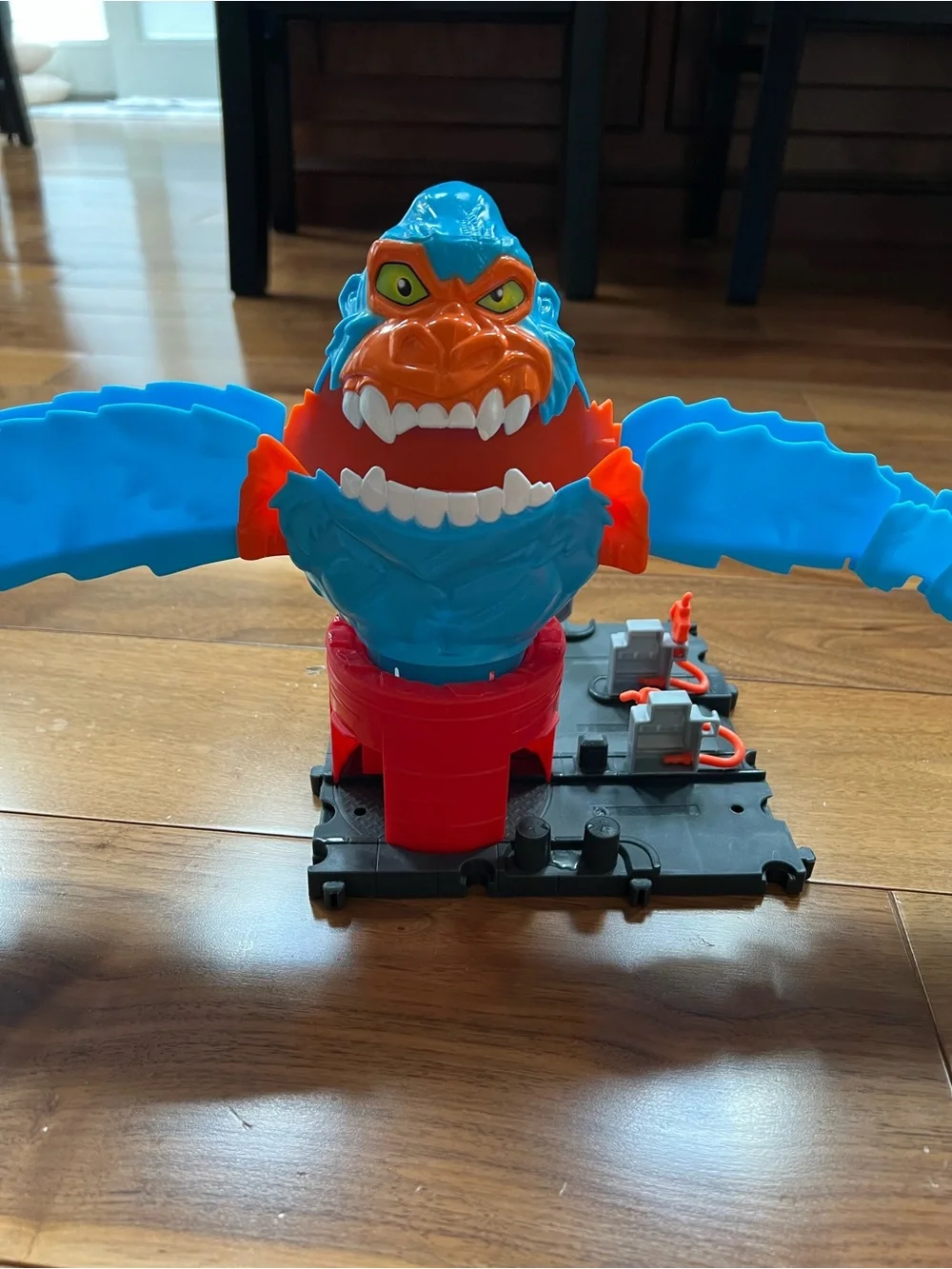 Hot wheels city gorilla set